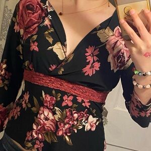 Charlotte Russe V Neck Floral Top (M)